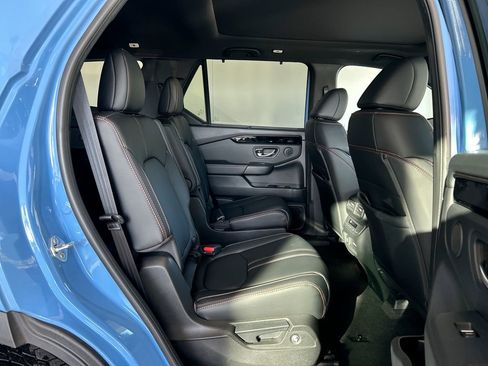 Used 2023 Honda Pilot TrailSport image 36