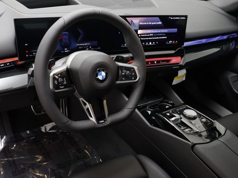New 2026 BMW 530i xDrive w/ M Sport Package image 6