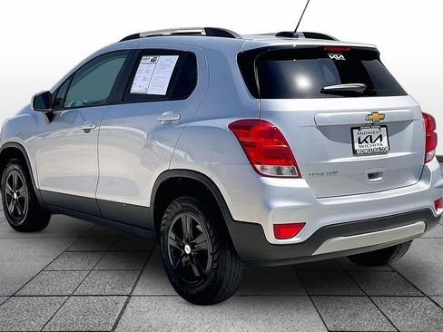 Used 2022 Chevrolet Trax LT w/ LT Convenience Package AWD/4WD image 12