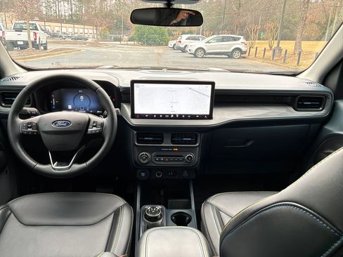 Used 2025 Ford Maverick Lobo image 21