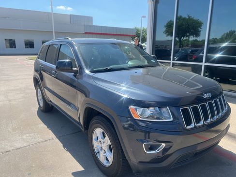 Used 2014 Jeep Grand Cherokee Laredo w/ Security & Convenience Group image 4