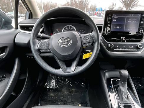 Used 2021 Toyota Corolla LE image 6