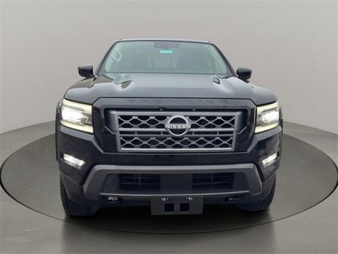 Used 2023 Nissan Frontier SV w/ SV Premium Package image 2