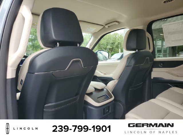 New 2027 Lincoln Navigator Premiere AWD/4WD image 21