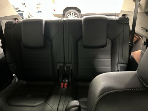 Used 2019 Volkswagen Atlas SEL Premium AWD/4WD image 32