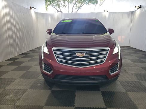 Used 2018 Cadillac XT5 FWD image 2
