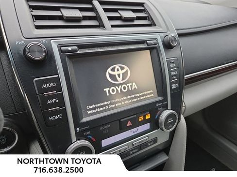 Used 2014 Toyota Camry XLE image 16