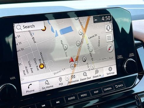 Used 2022 Nissan Pathfinder Platinum w/ Lighting Package (N93) FWD image 10