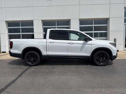 Used 2023 Honda Ridgeline Black Edition image 3