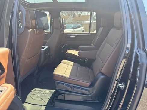 New 2026 Chevrolet Suburban High Country AWD/4WD image 27