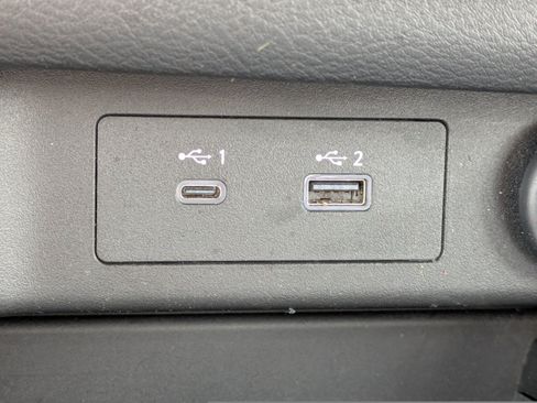 Used 2023 Nissan Rogue SV FWD image 25