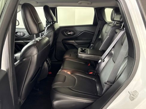 Used 2019 Jeep Cherokee Limited AWD/4WD image 26