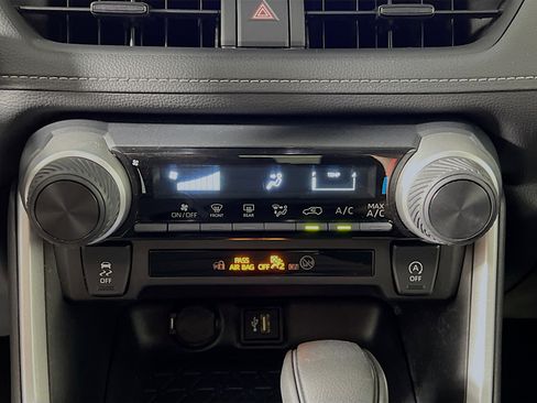 Used 2025 Toyota RAV4 LE image 28