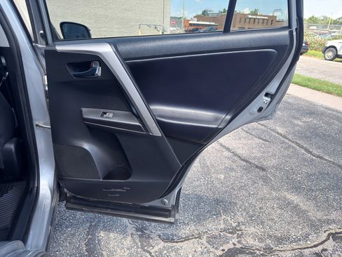 Used 2018 Toyota RAV4 XLE w/ Plus Extra Value Package AWD/4WD image 27