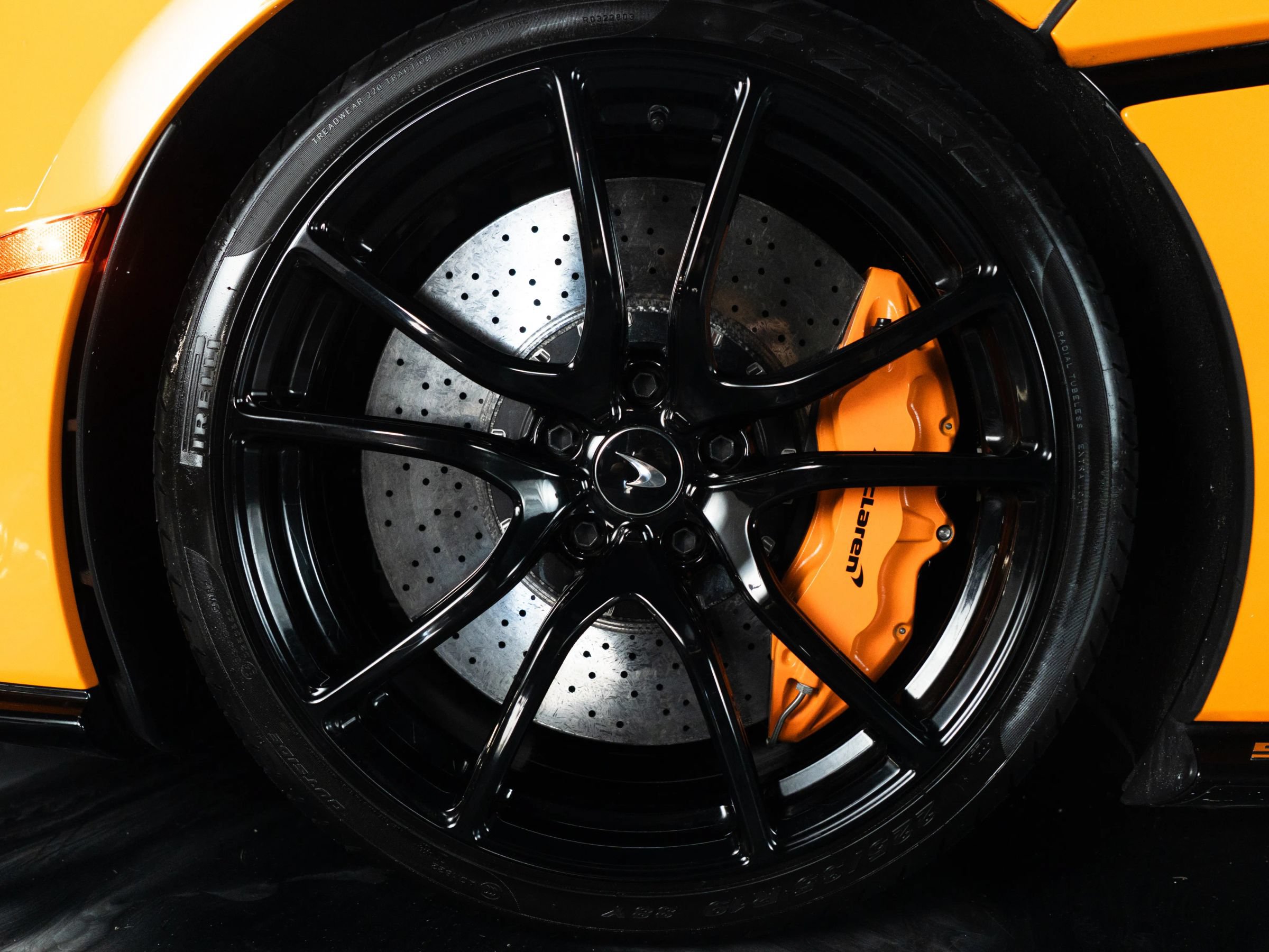 Used 2019 McLaren 570S Spider RWD image 26