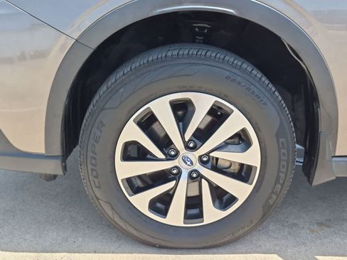 Used 2022 Subaru Outback Premium AWD/4WD image 31