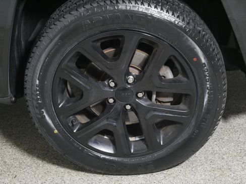 Used 2019 Jeep Renegade Altitude w/ Quick Order Package 2XM image 15