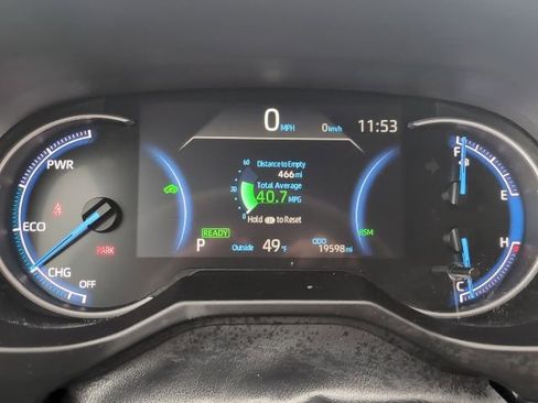 Used 2025 Toyota RAV4 XLE image 17