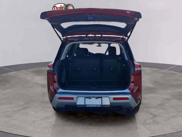 Certified 2024 Nissan Pathfinder SL w/ Cargo Package FWD image 19