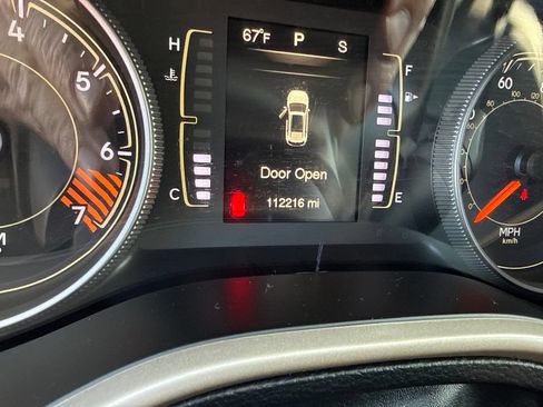 Used 2015 Jeep Cherokee Latitude w/ Cold Weather Group AWD/4WD image 11