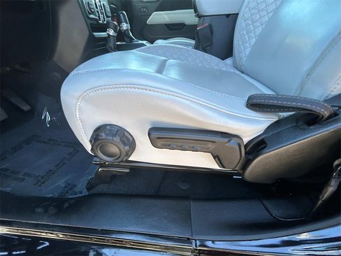 Used 2021 Jeep Gladiator Overland image 20