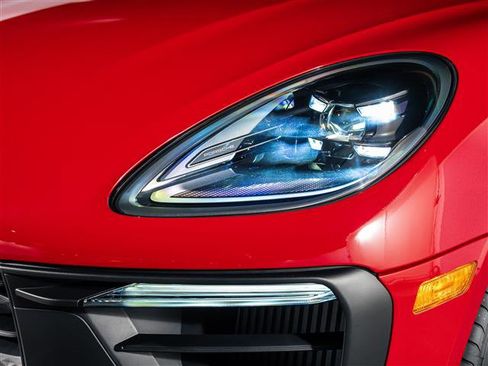 New 2026 Porsche Macan GTS image 12