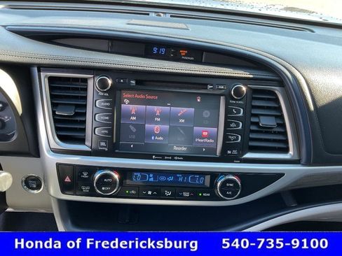Used 2019 Toyota Highlander Limited Platinum image 36