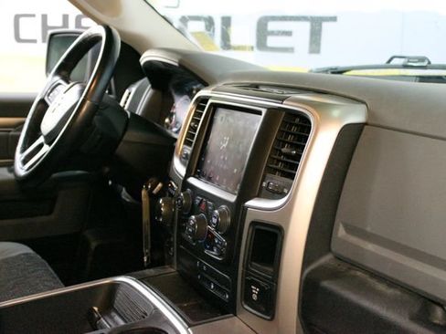 Used 2019 RAM 1500 Classic SLT w/ Black Appearance Group AWD/4WD image 11