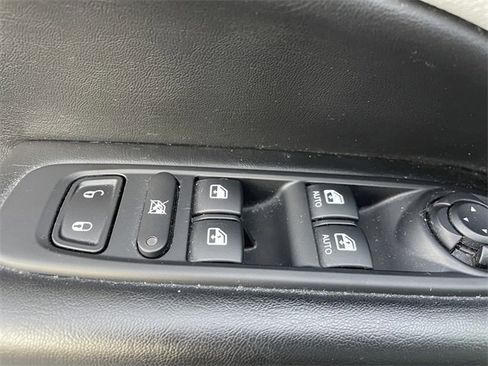 Used 2020 Jeep Compass Limited image 14