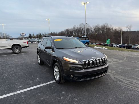Used 2015 Jeep Cherokee Latitude w/ Cold Weather Group image 4