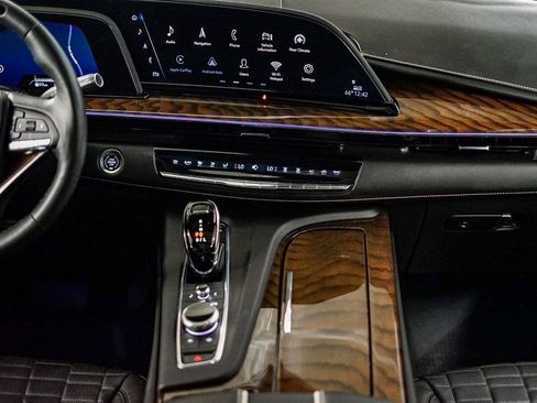 Certified 2024 Cadillac Escalade Sport Platinum w/ LPO, ONYX Package image 13