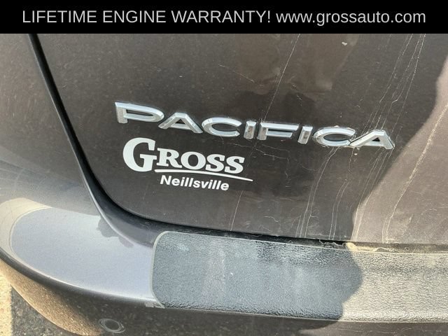Used 2023 Chrysler Pacifica Touring-L FWD image 28