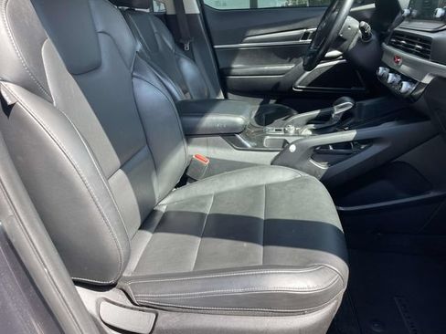 Used 2021 Kia Telluride LX FWD image 6