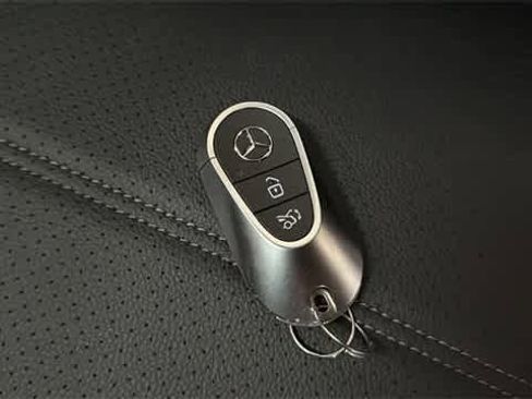 Certified 2025 Mercedes-Benz GLC 300 4MATIC image 35