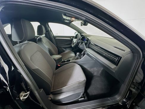 Used 2025 Volkswagen Jetta Sport image 31