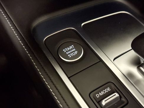 Used 2025 INFINITI QX60 Sensory w/ Vision Package image 35