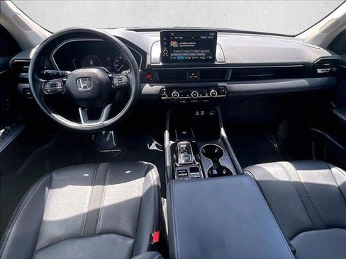 Used 2025 Honda Pilot EX-L image 16
