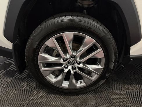 Used 2022 Toyota RAV4 Limited AWD/4WD image 19