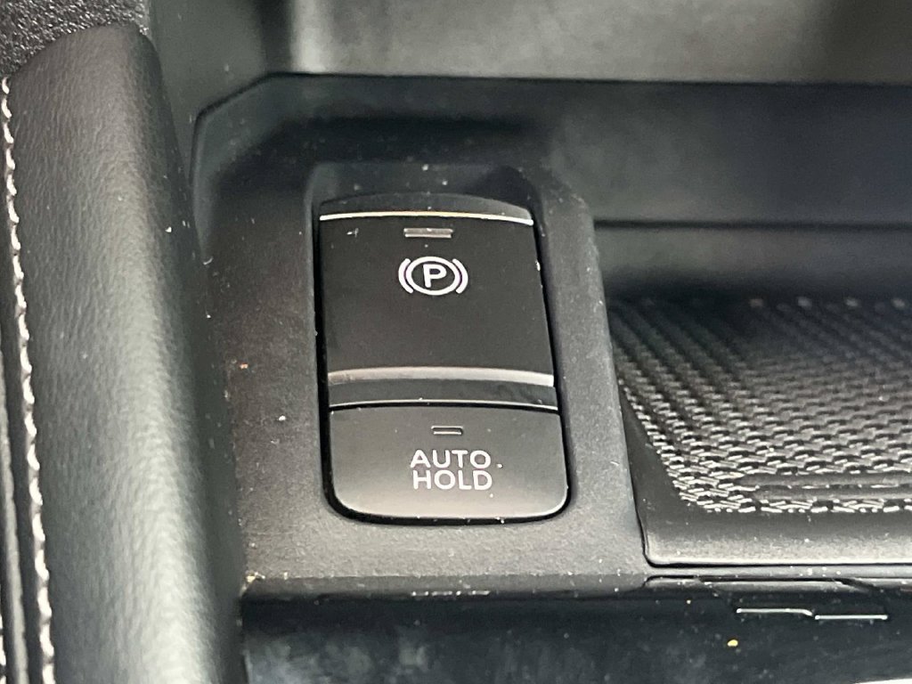 Used 2023 Nissan Kicks SV FWD image 34