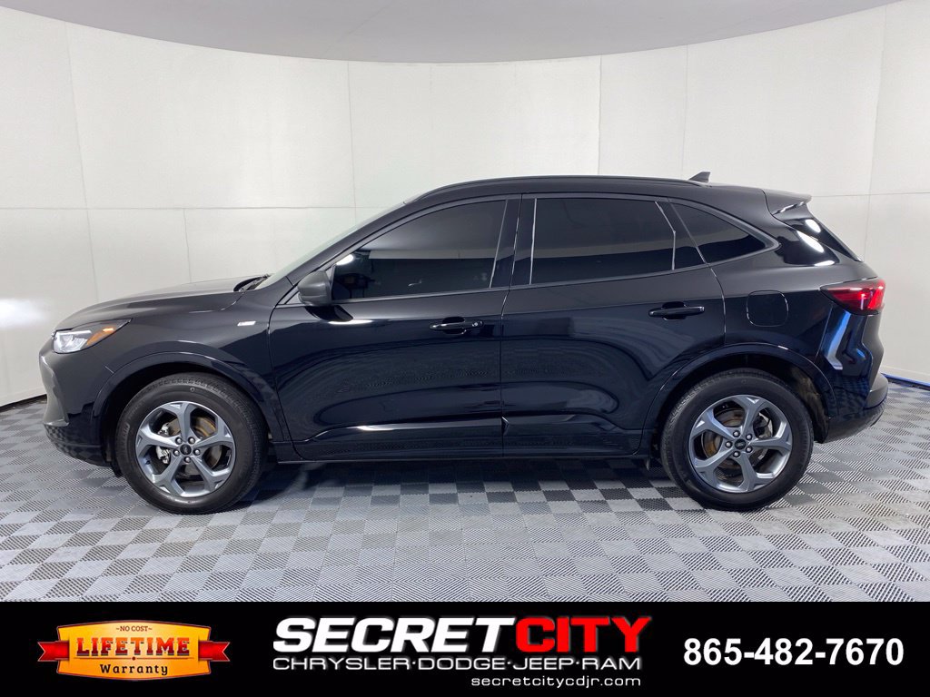 Used 2024 Ford Escape ST-Line w/ Tech Pack #1 AWD/4WD image 4