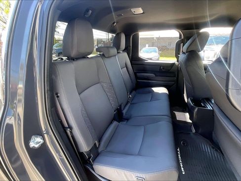 Used 2025 Toyota Tacoma SR5 AWD/4WD image 31