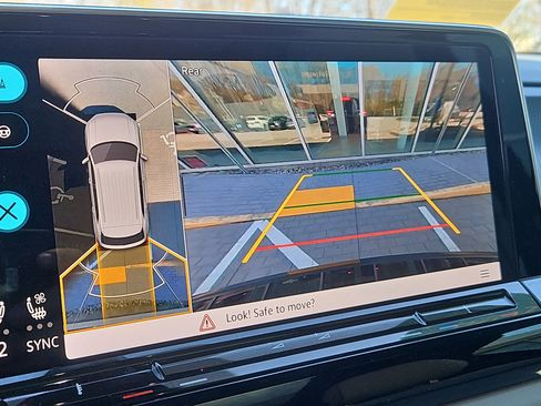 Certified 2024 Volkswagen Atlas Cross Sport SEL Premium R-Line AWD/4WD image 11