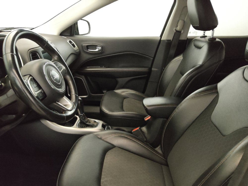Used 2019 Jeep Compass Latitude w/ Popular Equipment Group FWD image 17