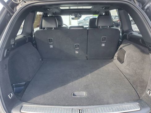 Used 2023 Jeep Grand Cherokee Overland image 8