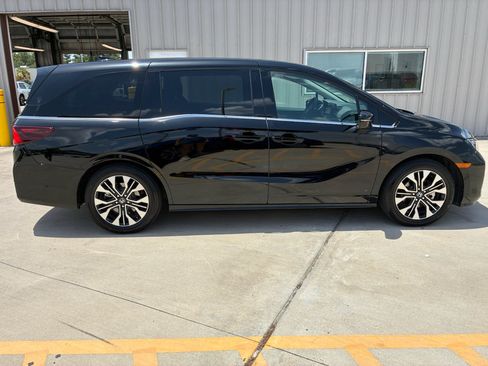 Certified 2026 Honda Odyssey Elite image 9