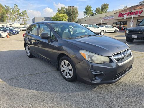 Used 2012 Subaru Impreza 2.0i image 3