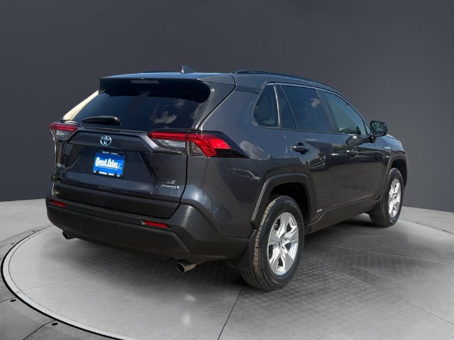 Used 2019 Toyota RAV4 LE w/ Carpet Mat Package AWD/4WD image 5