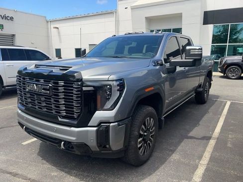 Used 2025 GMC Sierra 2500 Denali Ultimate w/ Max Trailering Package AWD/4WD image 1