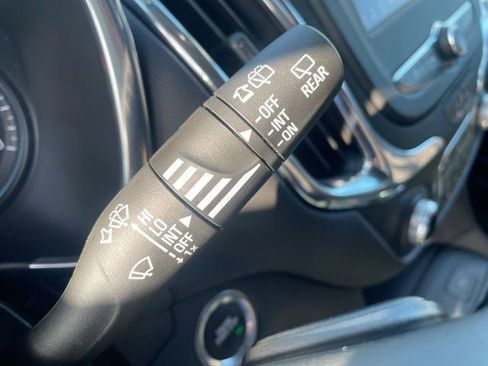 Used 2023 Chevrolet Equinox LT image 17