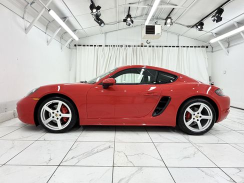 Certified 2019 Porsche 718 Cayman S RWD image 2